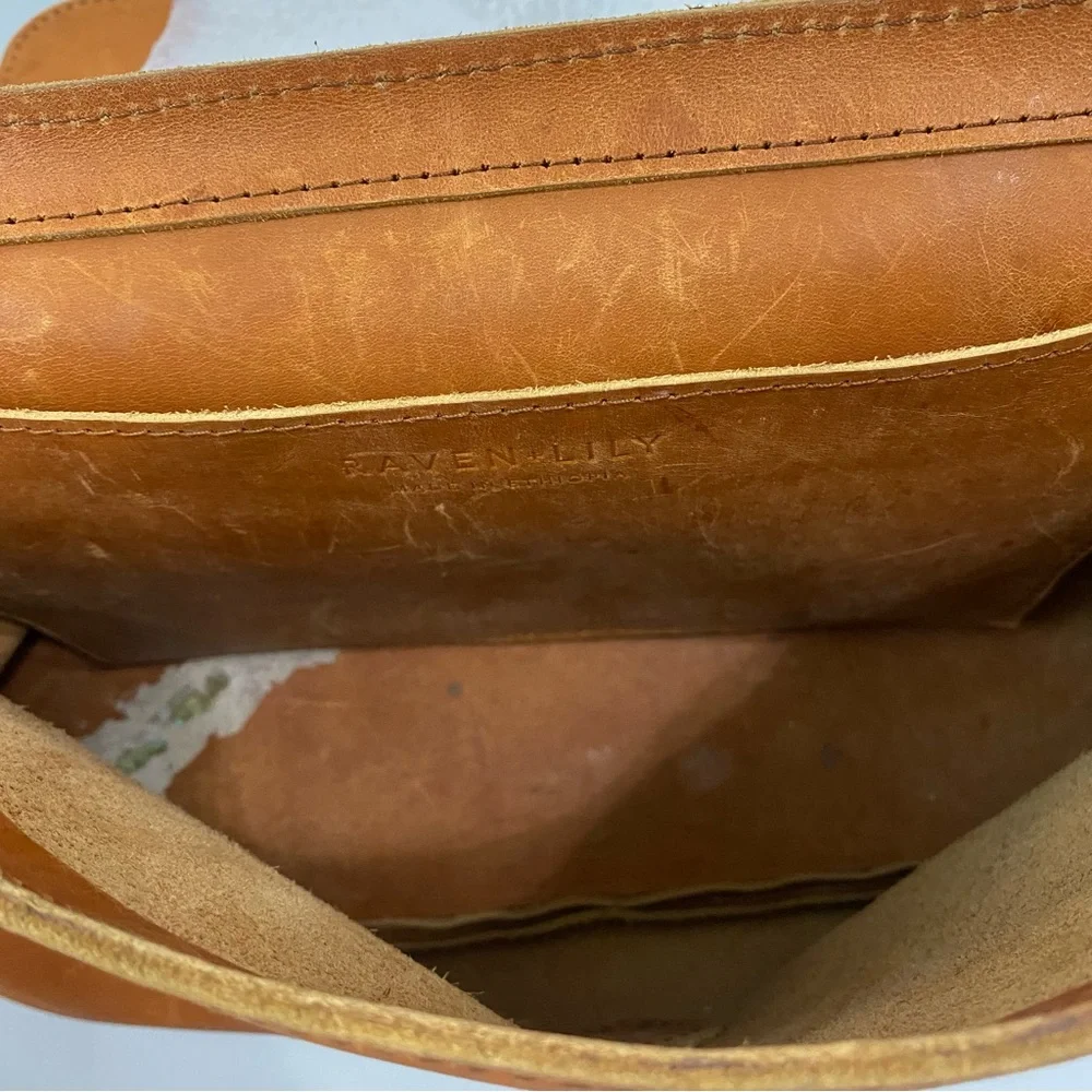 Raven + Lily Tan Leather Messenger Bag Cognac Crossbody Classic Weathered Boho
